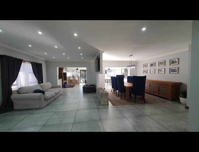 4 BEDROOM FREEHOLD FOR SALE IN BRACKENHURST